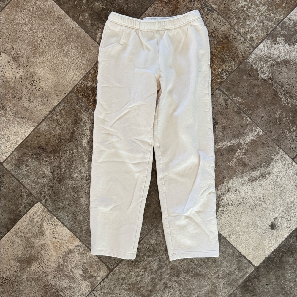 Aritzia Perfect Fit Cozy Fleece Straight-Leg Sweatpants in Ivory